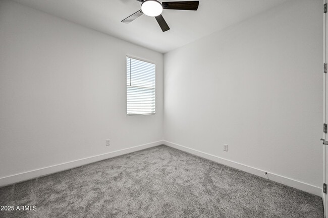 Building Photo - 11196 N 168th Dr