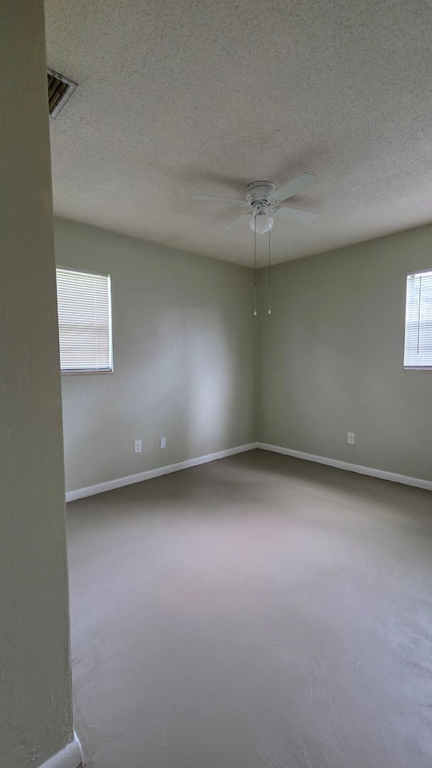 Building Photo - 1571 Mobile Ave