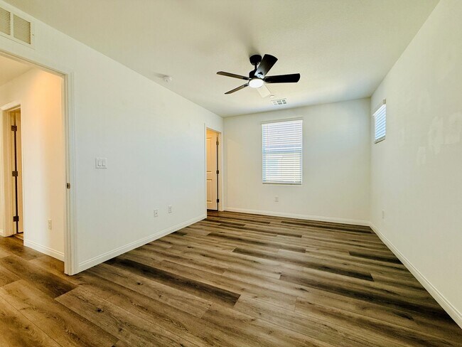 Building Photo - Stunning Home in the Desirable Cadence Community!