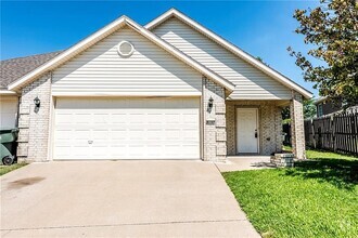 Building Photo - 6102 Milliken Bend