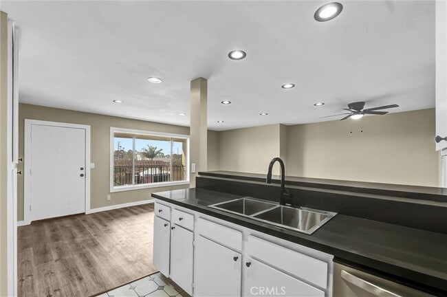 Building Photo - 20526 S Western Ave