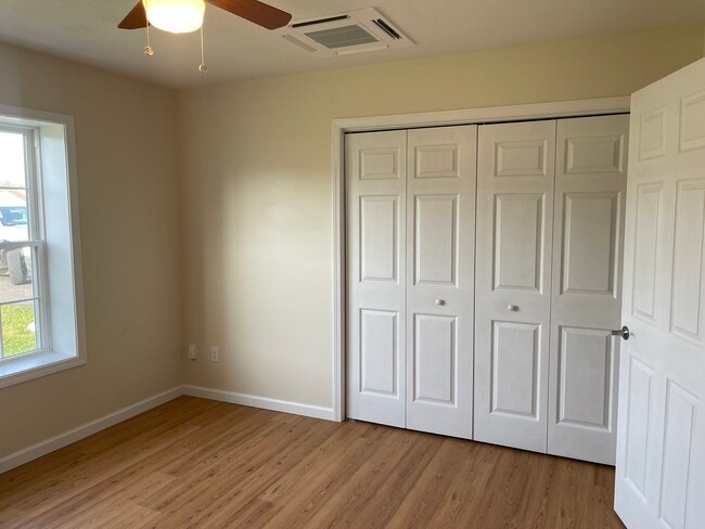 Building Photo - 7 Davian Dr