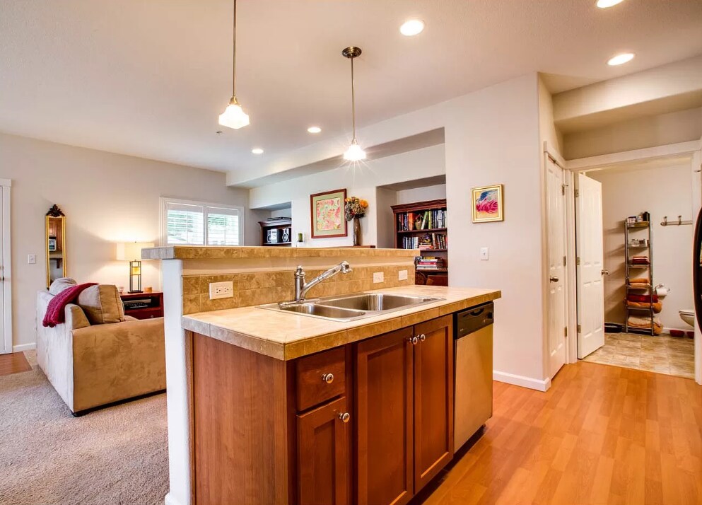 Building Photo - 10829 NE Red Wing Way