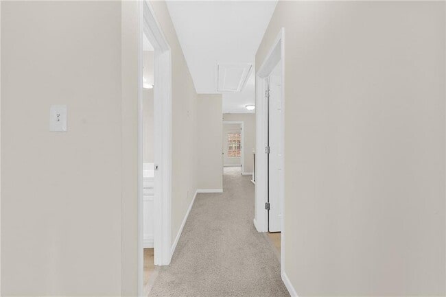 Building Photo - 318 Knelston Oak Dr NE