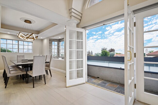 Building Photo - 10627 Ashton Ave