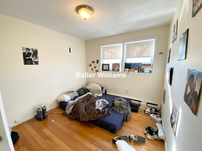 Building Photo - 41 Lawn St