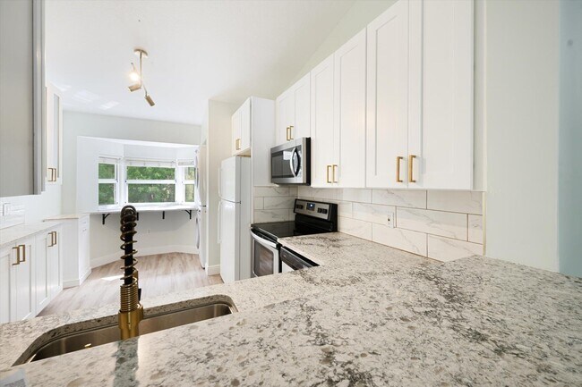 Building Photo - 3500 Briar Bay Blvd