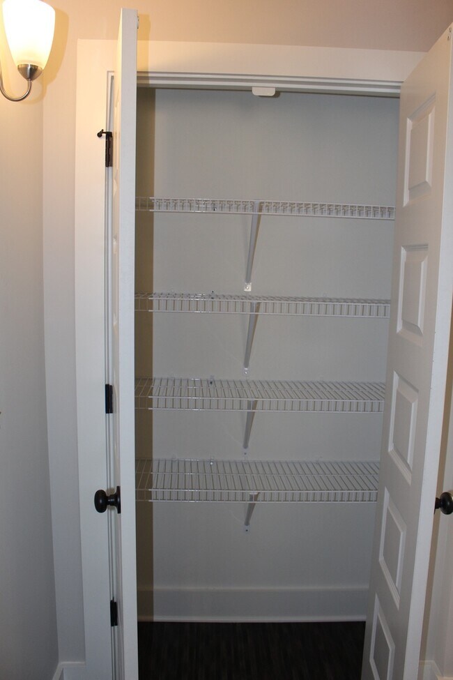 Building Photo - Chestnut Floorplan- leasefairin.com