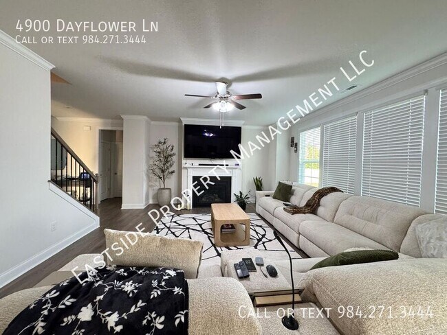 Building Photo - 4900 Dayflower Ln