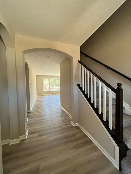 Building Photo - 15926 Long Meadow Way