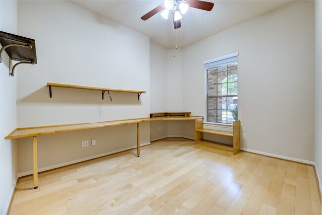 Building Photo - 21319 Pennshore Ln