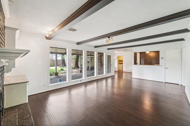 Building Photo - 1823 Saddlecreek Dr