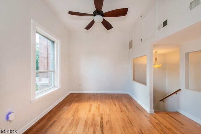Building Photo - 15 Glenridge Ave