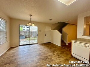 Building Photo - 107 Cindy Lou Dr