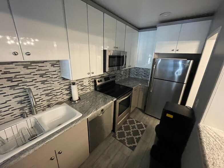 Building Photo - 901 10th St