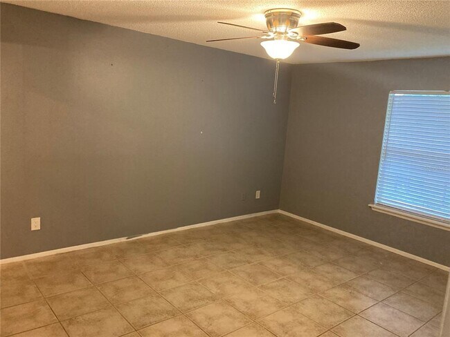 Building Photo - 5477 Lake Margaret Dr