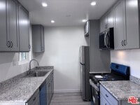 Building Photo - 6521 Beck Ave