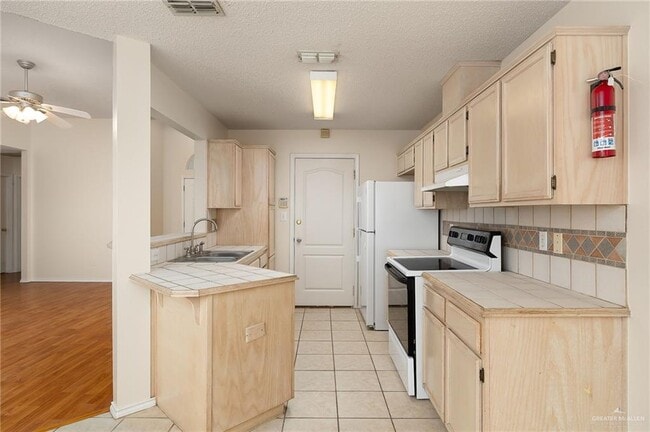 Building Photo - 13 Campanario Cir