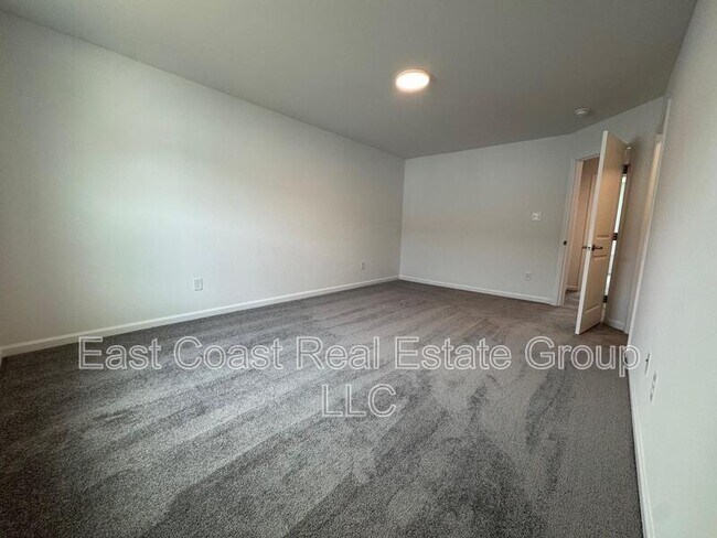 Building Photo - 56 Snowdrop Ct