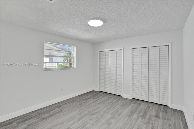 Building Photo - 3074 SW 17th St