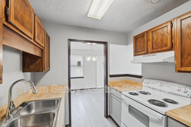 Building Photo - 455 Stara Cir