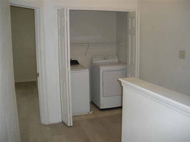 Building Photo - 3497 Parkridge Cir