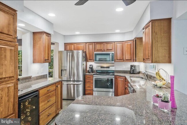 Building Photo - 9801 Burke Pond Ln