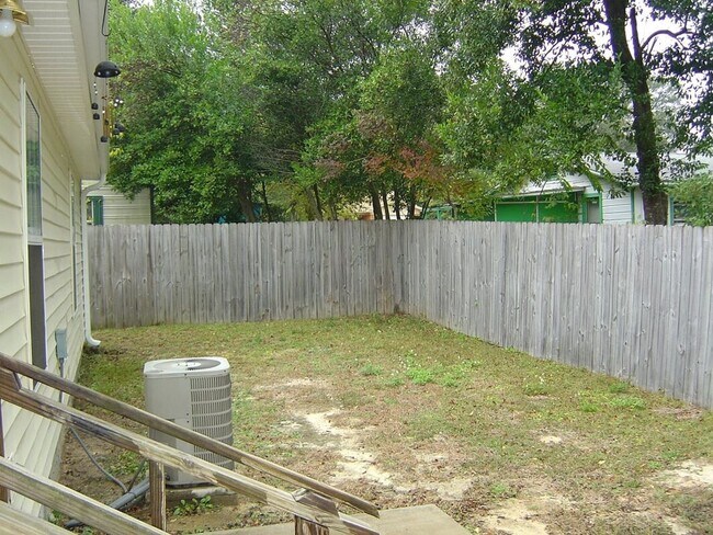 Building Photo - 552 Brock Ave