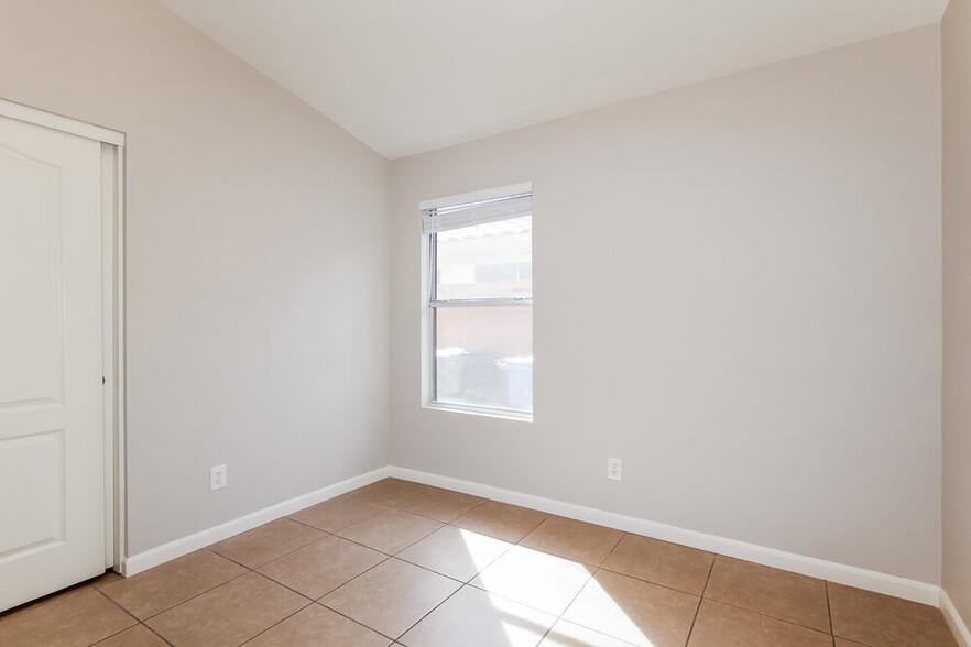 Building Photo - 15285 W Melissa Ln