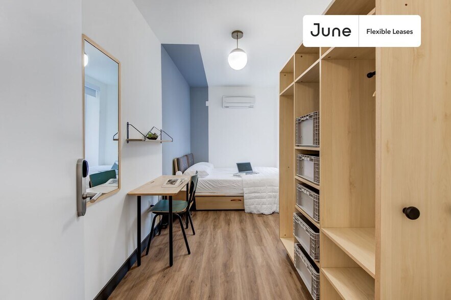 Building Photo - Lovely Private ROOM in Williamsburg