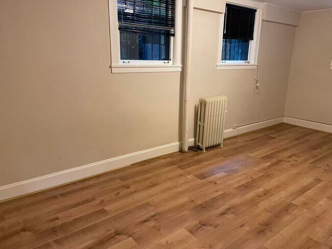 Building Photo - Nice studio near Space Needle in downtown Seattle for rent!
