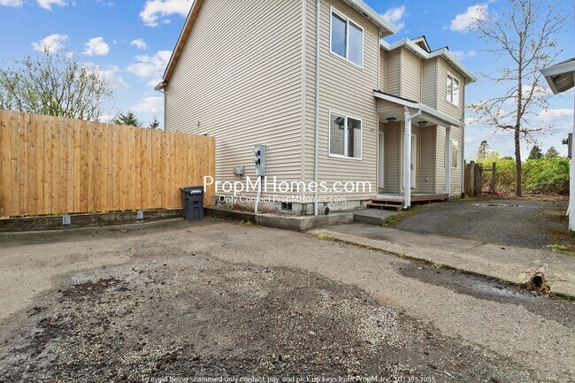 Building Photo - Cozy Two Bedroom Home in SE Portland!
