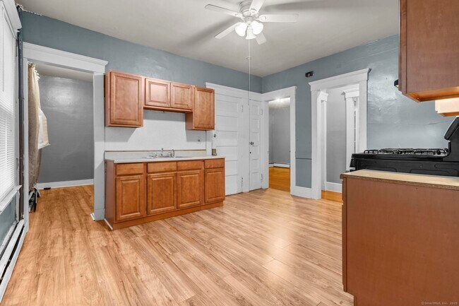 Building Photo - 379 Winthrop Ave