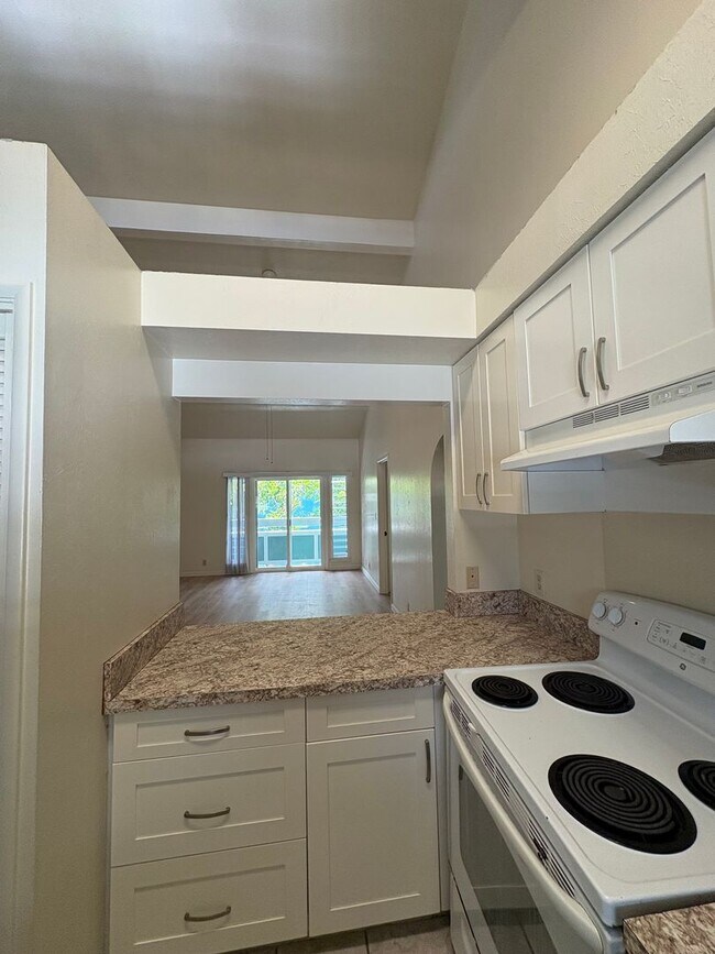 Building Photo - $3,000 / 2-BR / 2-BATH Townhouse with 1 pa...