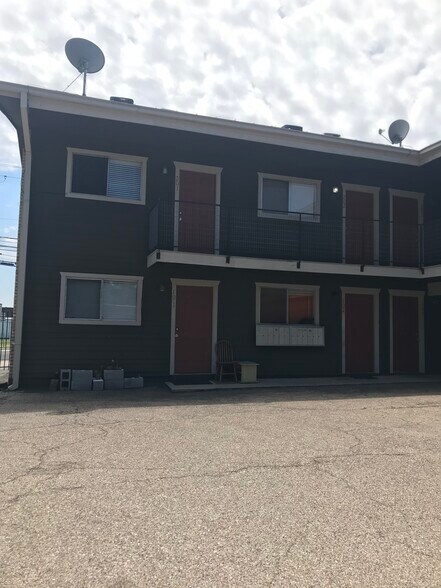 Building Photo - 706 Denson Dr