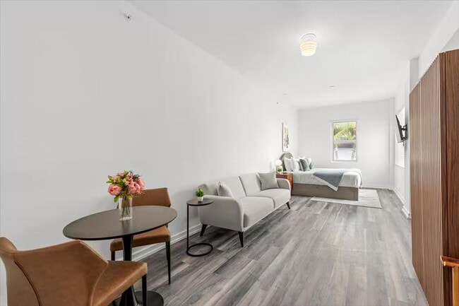 Primary Photo - 1701 Alton Rd