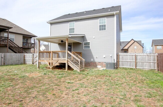 Building Photo - 702 Ellie Nat Dr