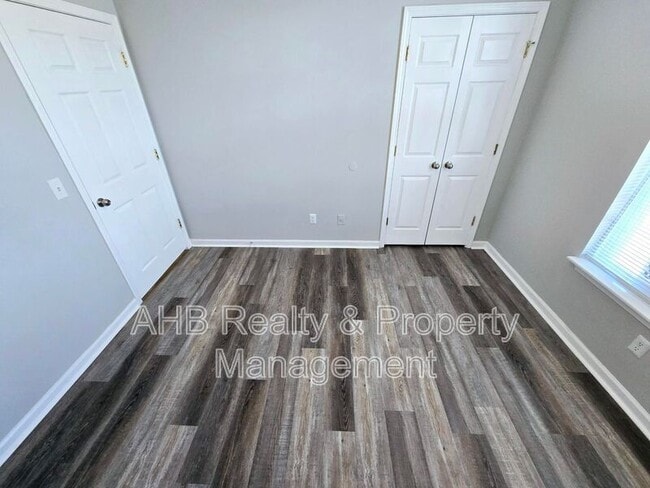 Building Photo - 3009 Winston Dr