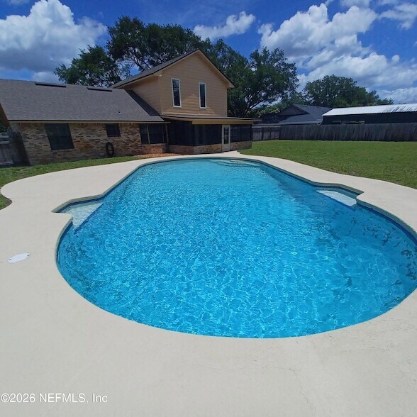 Building Photo - 2295 Foxwood Dr