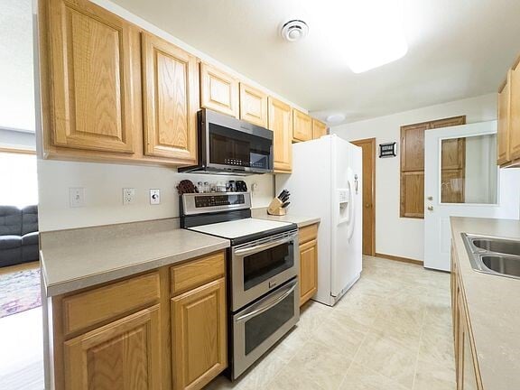 Building Photo - 525 Maple Ln