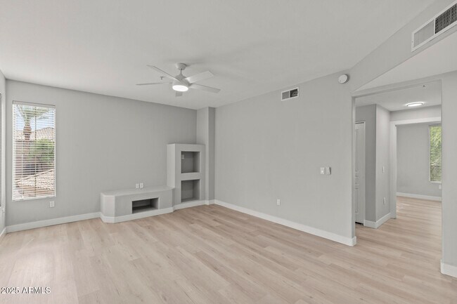 Building Photo - 11680 E Sahuaro Dr