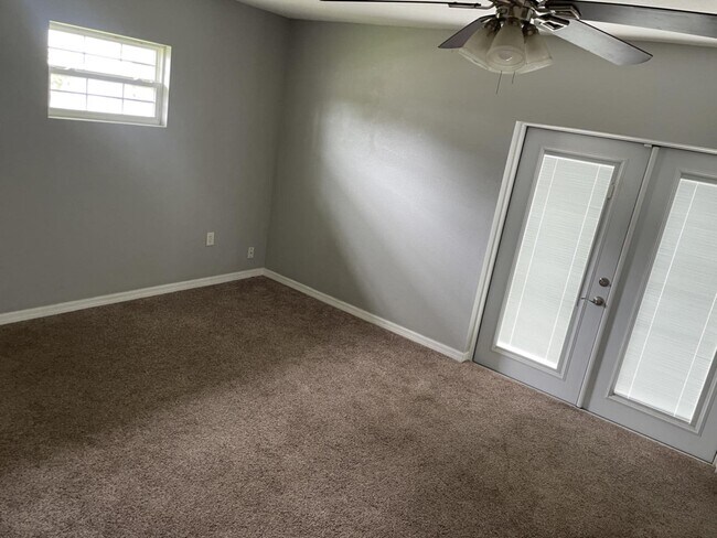 Building Photo - 8311 Millwood Dr