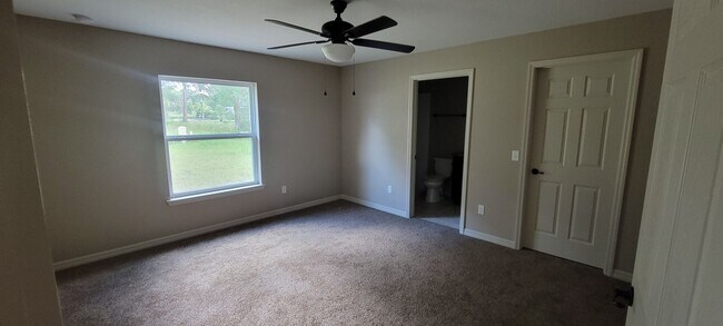 Building Photo - 3/2 Home No HOA Located In Ocala