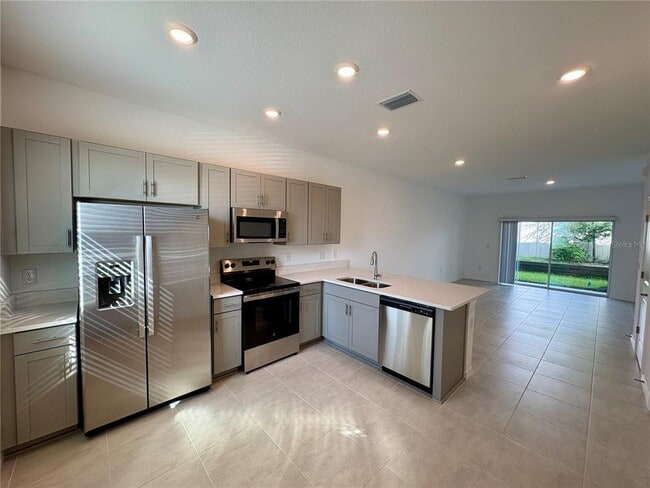 Building Photo - 8576 Daybreak St