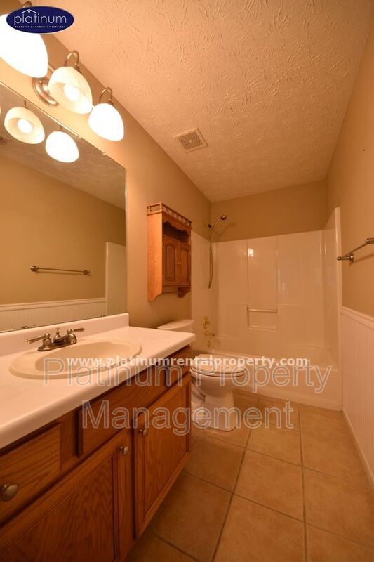 Building Photo - 1325 Holleybrooke Dr