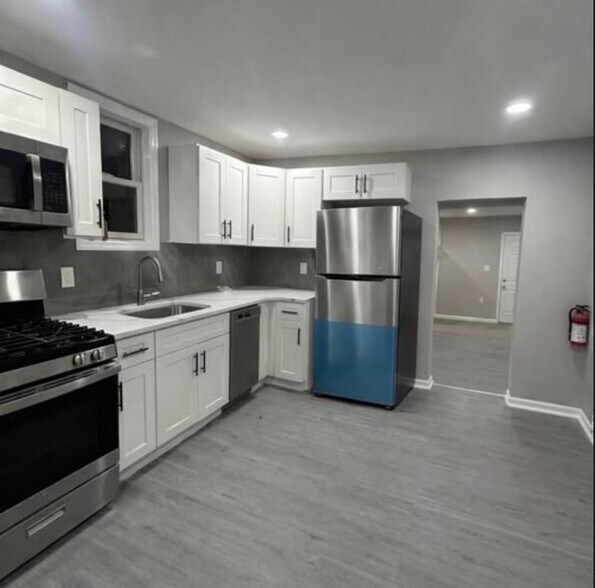 Building Photo - 10 Cedar Aly