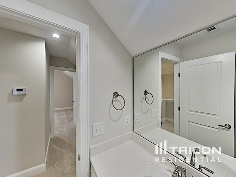Building Photo - 108 Alred Cir