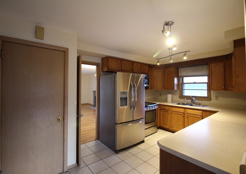 Building Photo - 6310 Vincent Ave S