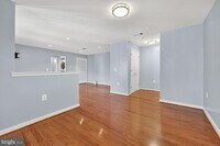 Building Photo - 4071 S Four Mile Run Dr
