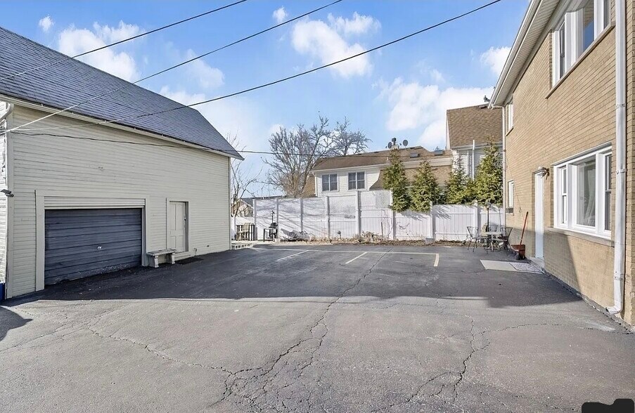 Building Photo - 311 Maple Ave